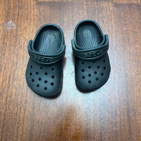 Crocs Classic Clogs Black Baby 6 Rubber Slip on Straps Lightweight Comfort - Picture 2 of 5